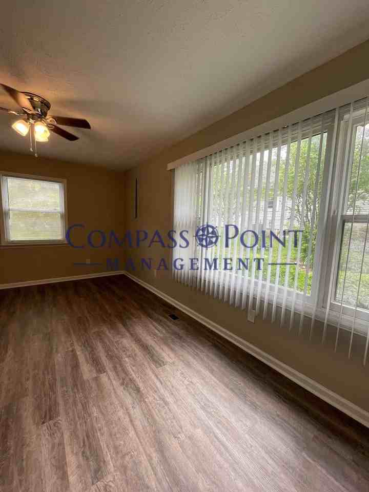 259 Lincoln Ave - Photo 6 of 16