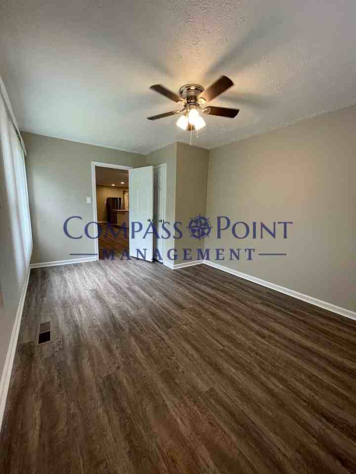 259 Lincoln Ave - Photo 7 of 16