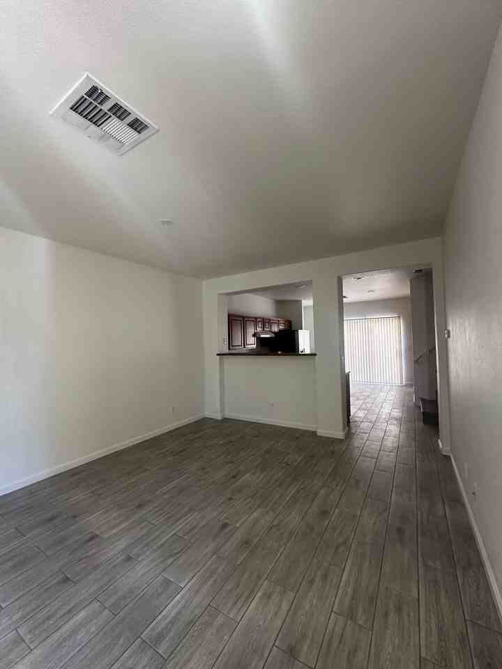 6186 Pacific Dogwood Ave - Photo 3 of 33