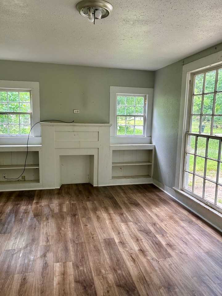 346 E 73rd St - Photo 3 of 6