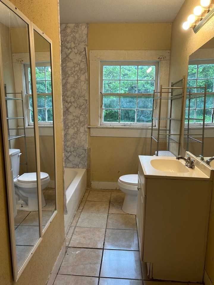 346 E 73rd St - Photo 4 of 6