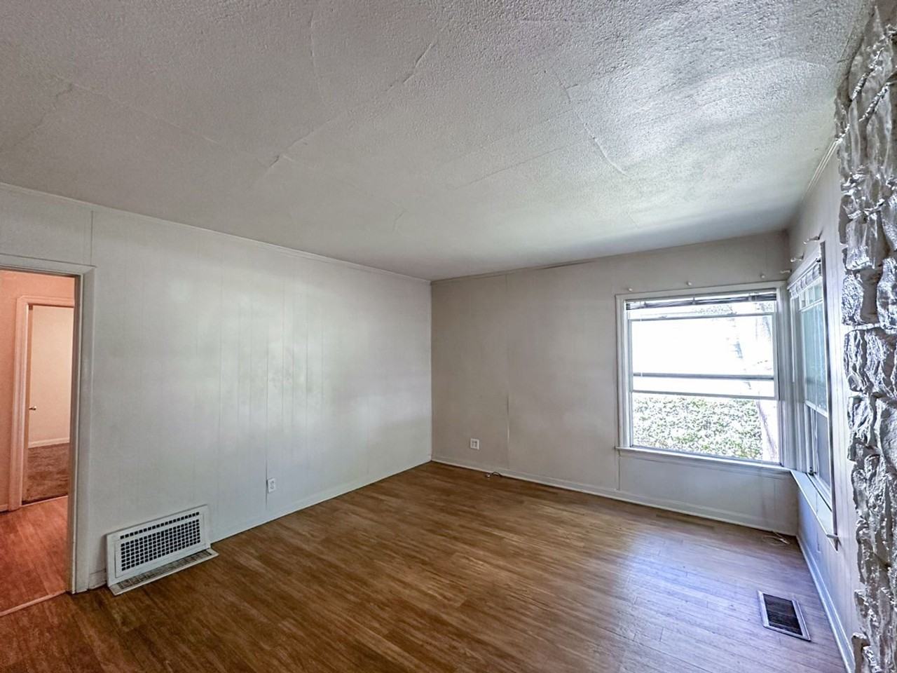 485 E 1st Ave - Photo 6 of 33