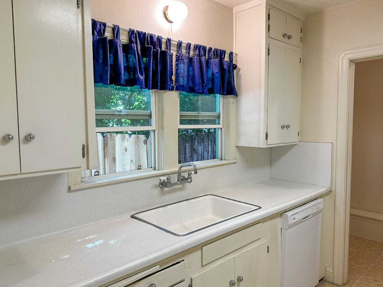 485 E 1st Ave - Photo 4 of 33