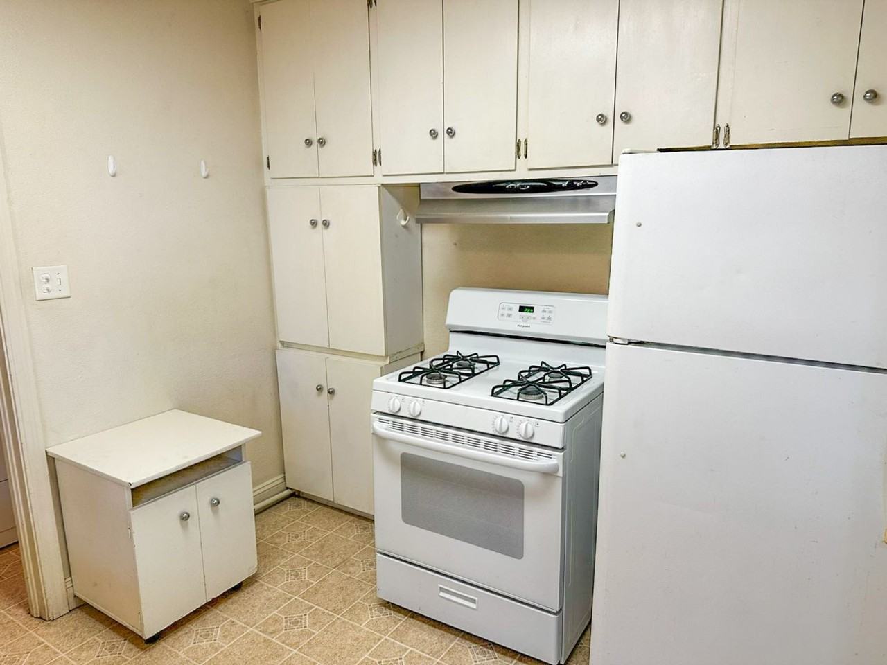 485 E 1st Ave - Photo 3 of 33
