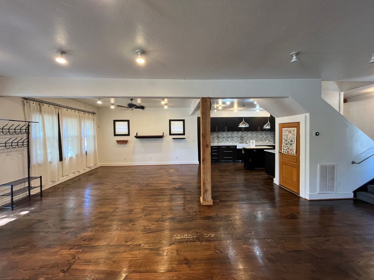 217 Nw 22nd St - Photo 3 of 22