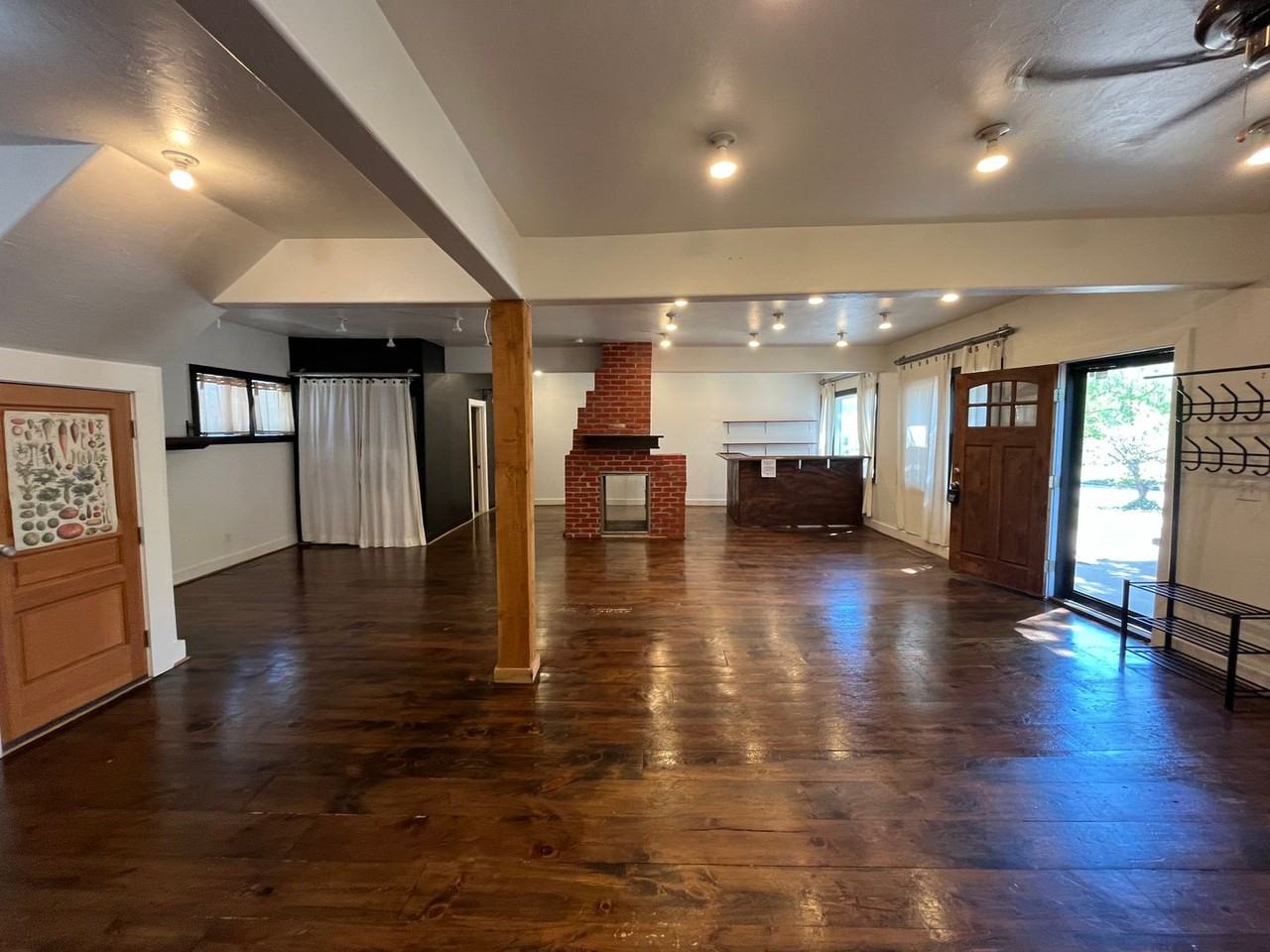 217 Nw 22nd St - Photo 6 of 22