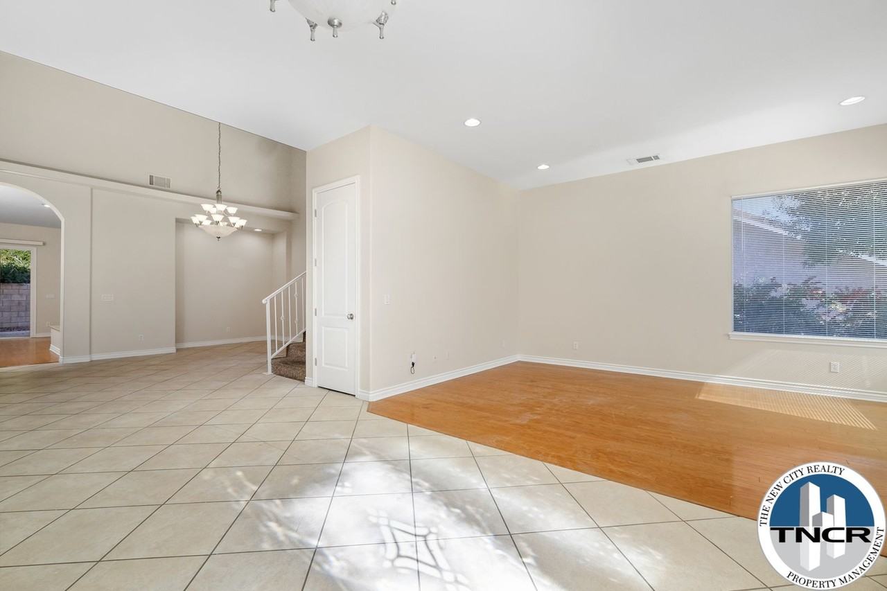 17998 Vista Point Dr - Photo 5 of 36