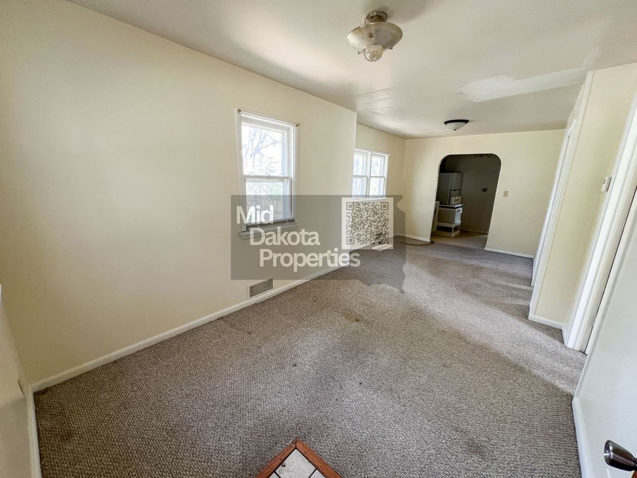 618 S Edmunds St - Photo 2 of 15