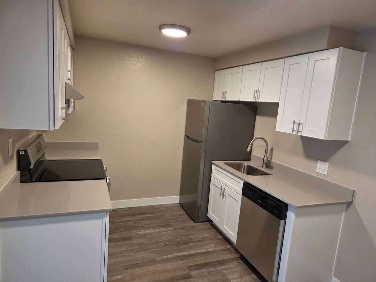 Nye Lane Village - Photo 6 of 11