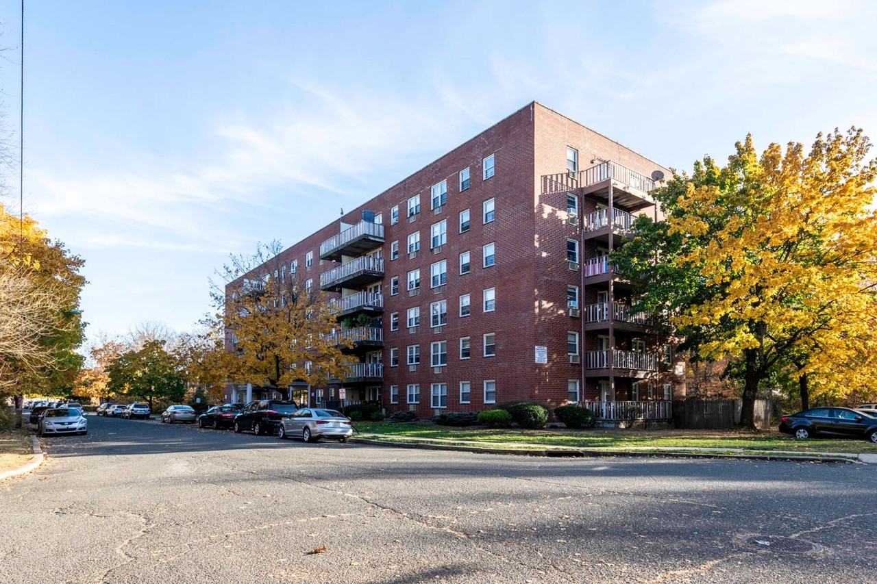 Lexington Apartments - Photo 5 of 26