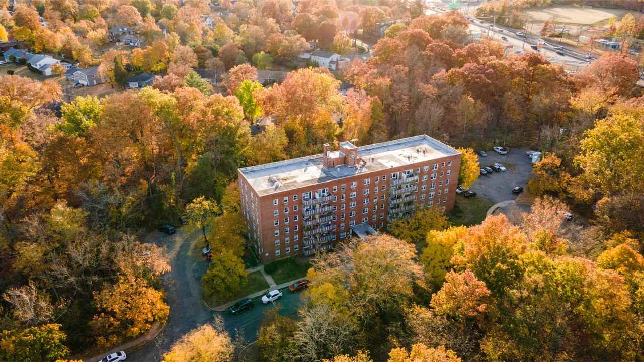 Lexington Apartments - Photo 6 of 26