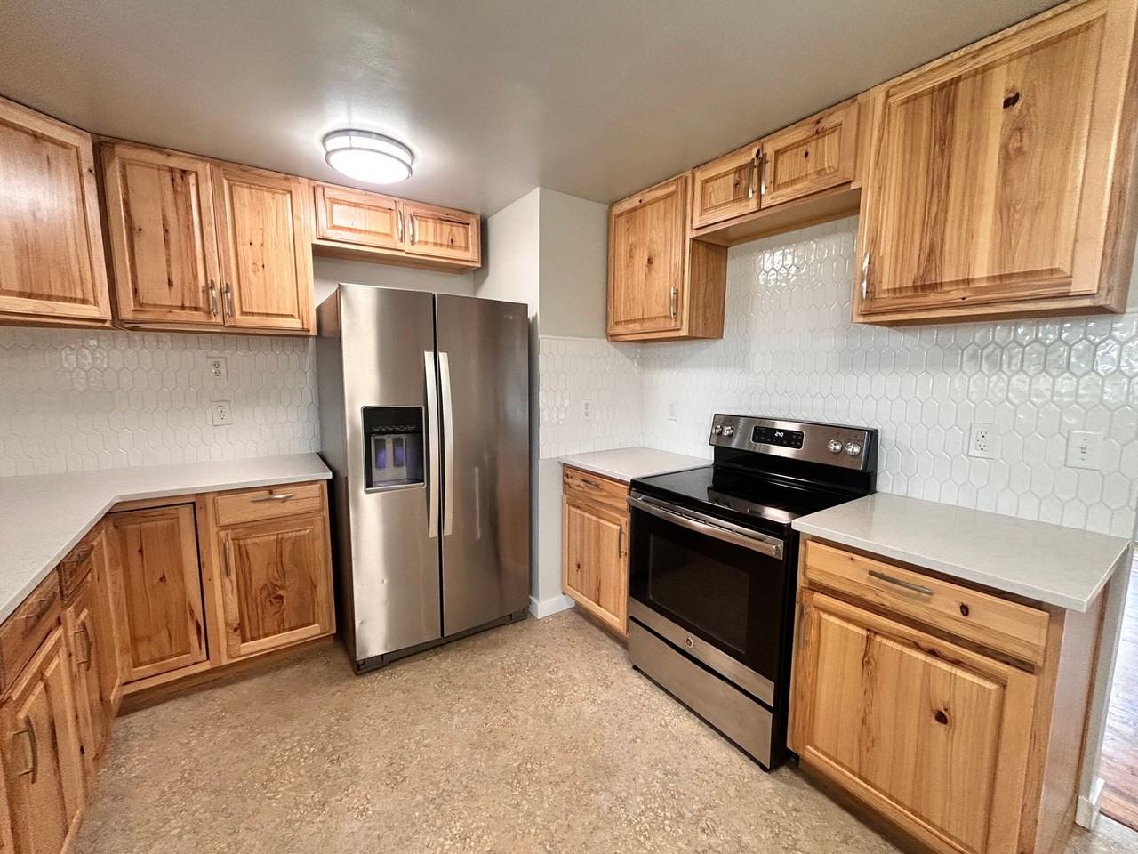 1927 E Marshall Ave - Photo 3 of 25