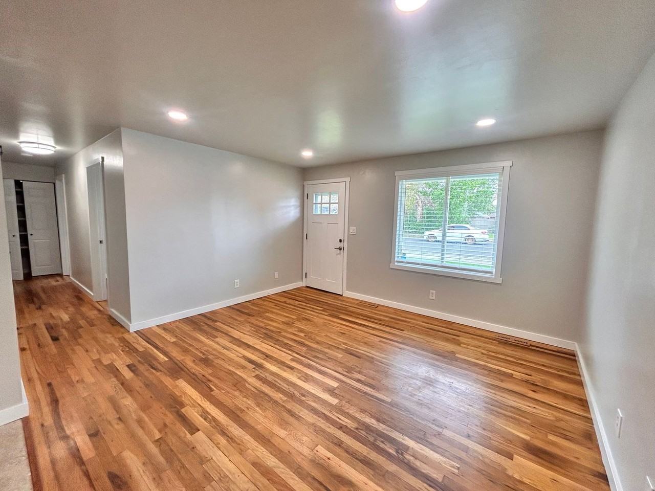 1927 E Marshall Ave - Photo 6 of 25