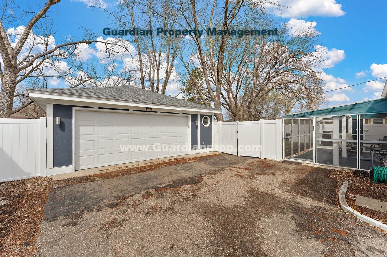 4825 Kentucky Ave N - Photo 3 of 22