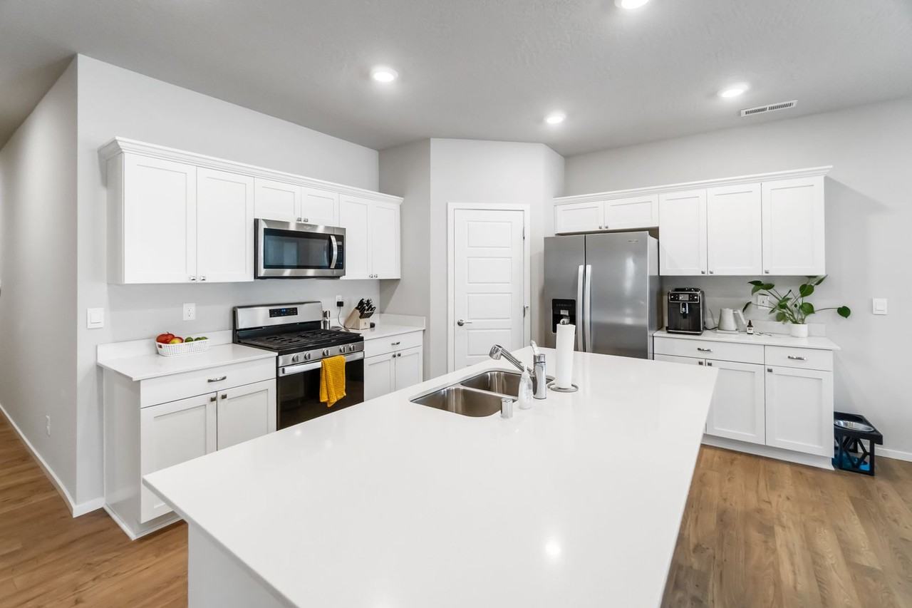 5820 W Georgetown Ln - Photo 3 of 27