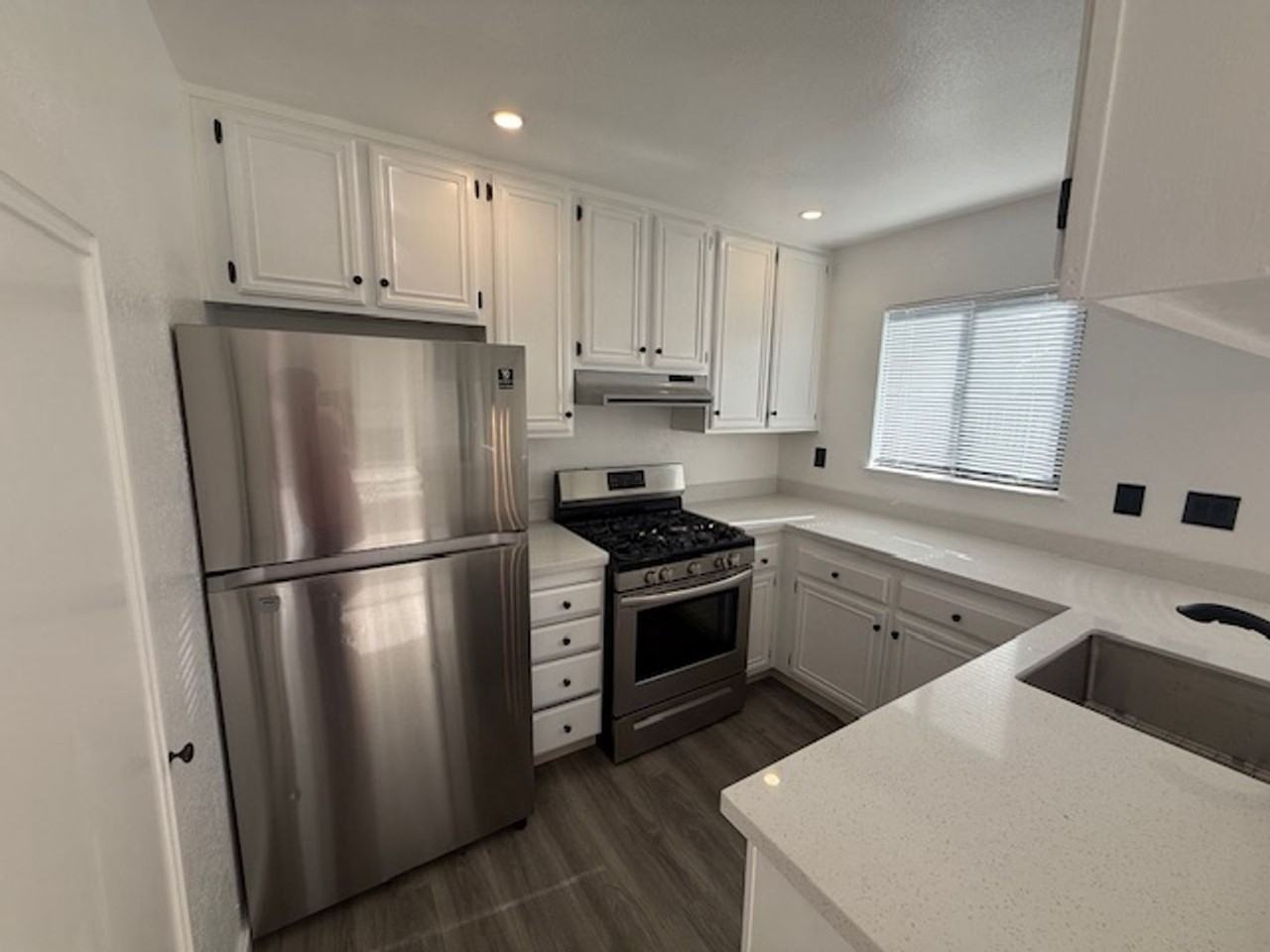 300 Mill Rd - Photo 6 of 27