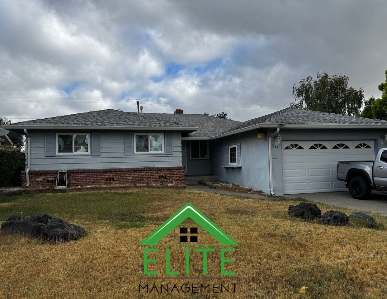 1949 Newport Ave - Photo 2 of 13