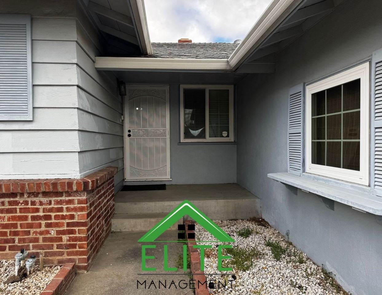 1949 Newport Ave - Photo 3 of 13