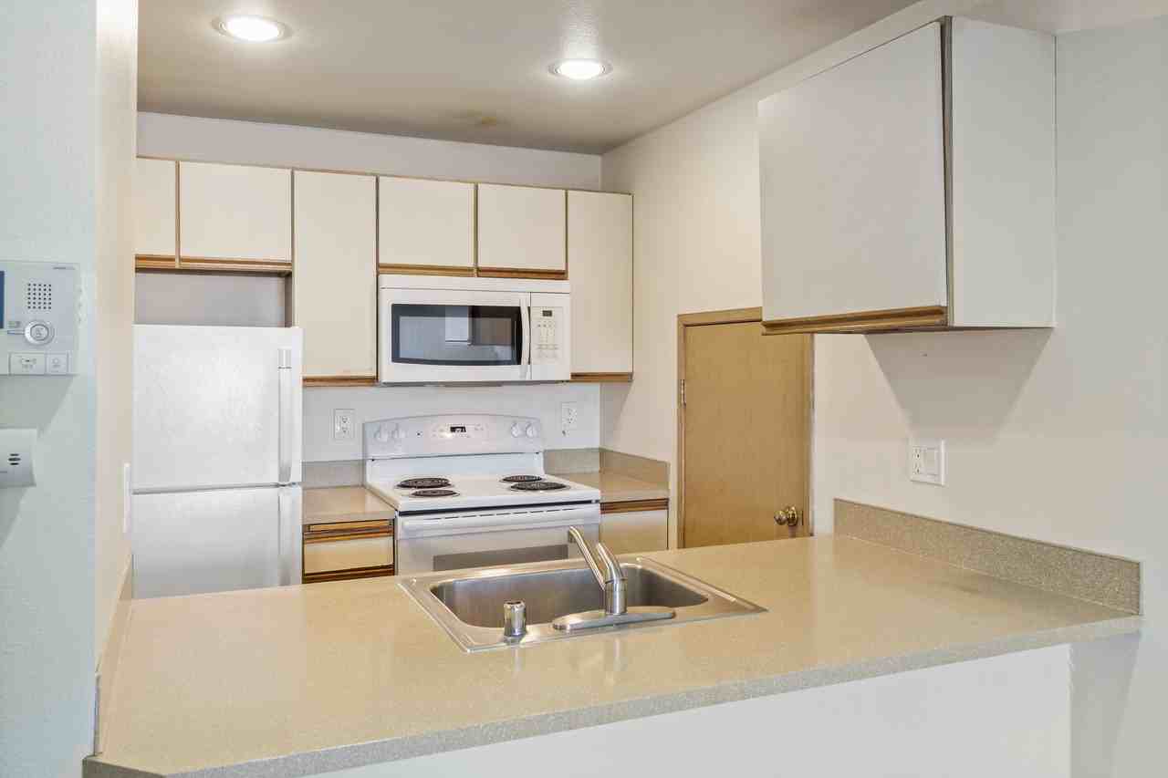 Stone Court - Photo 4 of 24