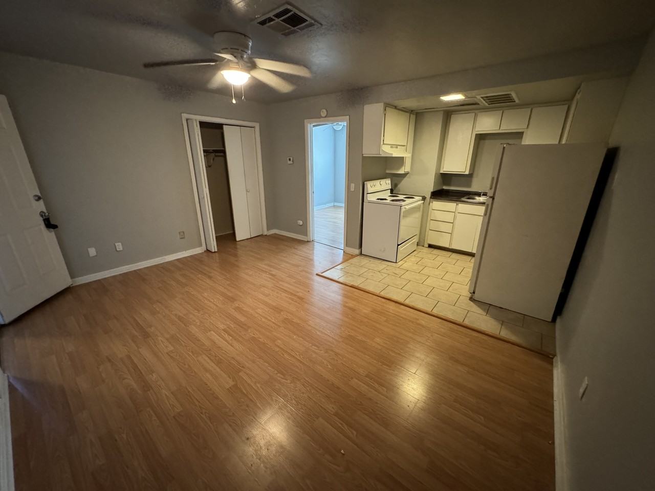 200 NE 14th Street - Walnut - Photo 3 of 15