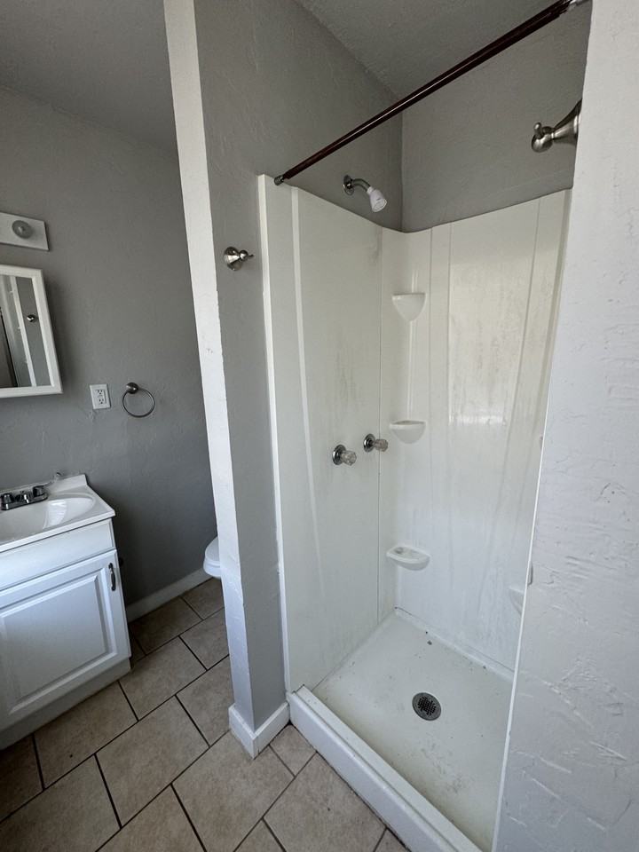 200 NE 14th Street - Walnut - Photo 6 of 15