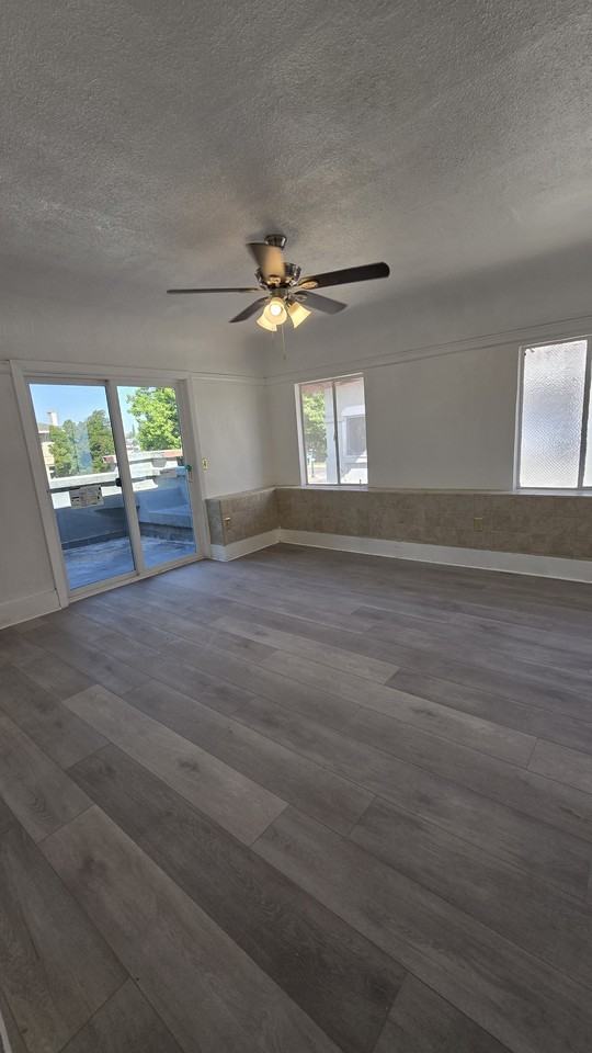 960 North Van Ness Avenue - Photo 3 of 13