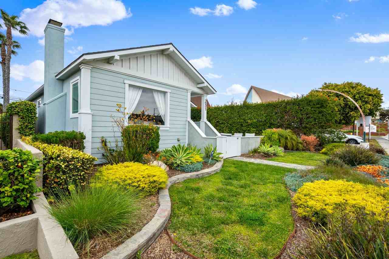 231 Avenue D - Photo 4 of 42