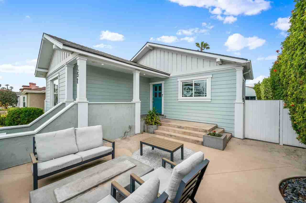 231 Avenue D - Photo 7 of 42