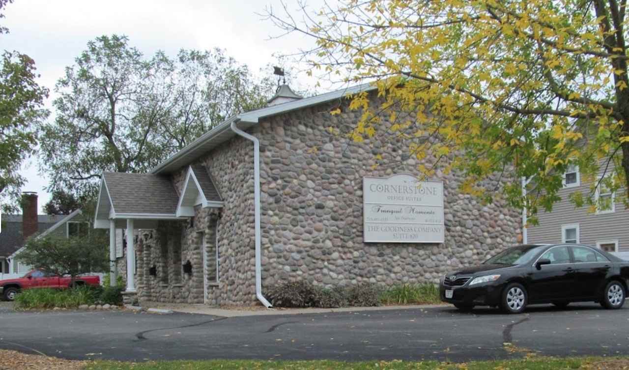 810 Baker Street - Photo 2 of 8