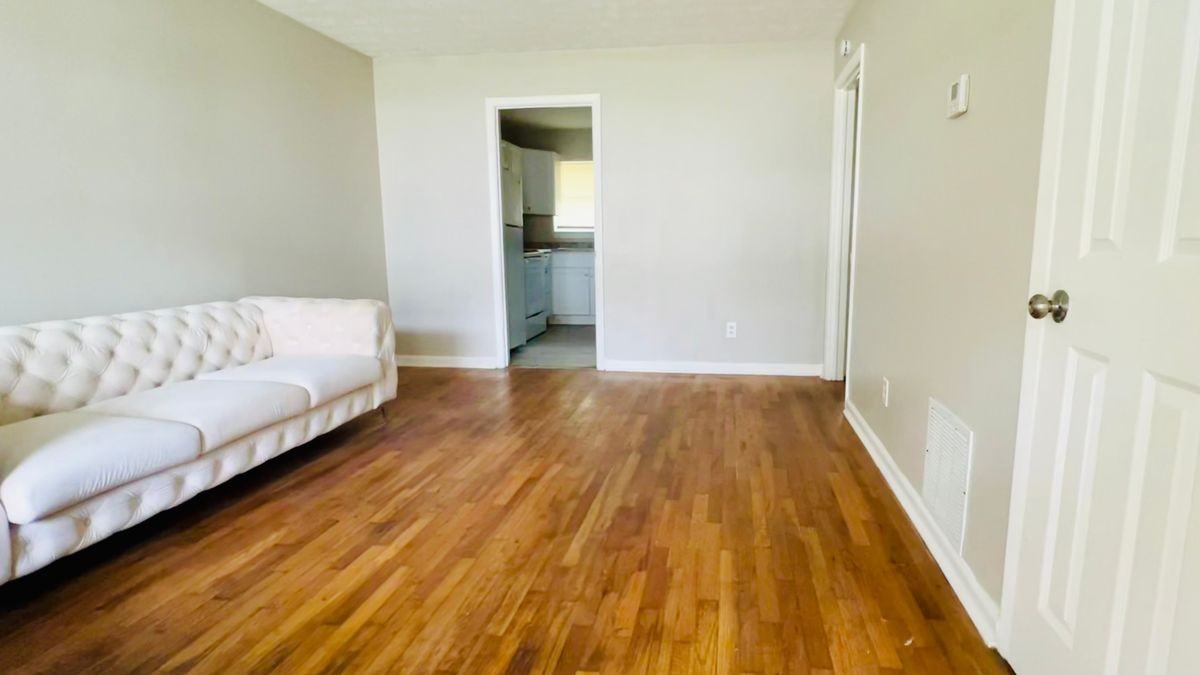 1595 Carlisle St Nw - Photo 2 of 9