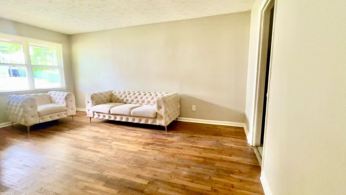 1595 Carlisle St Nw - Photo 3 of 9