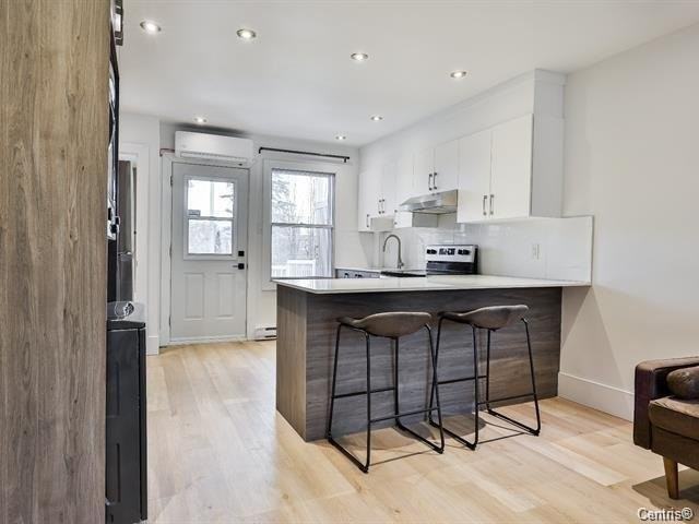 5261 Boul Rosemont - Photo 3 of 8