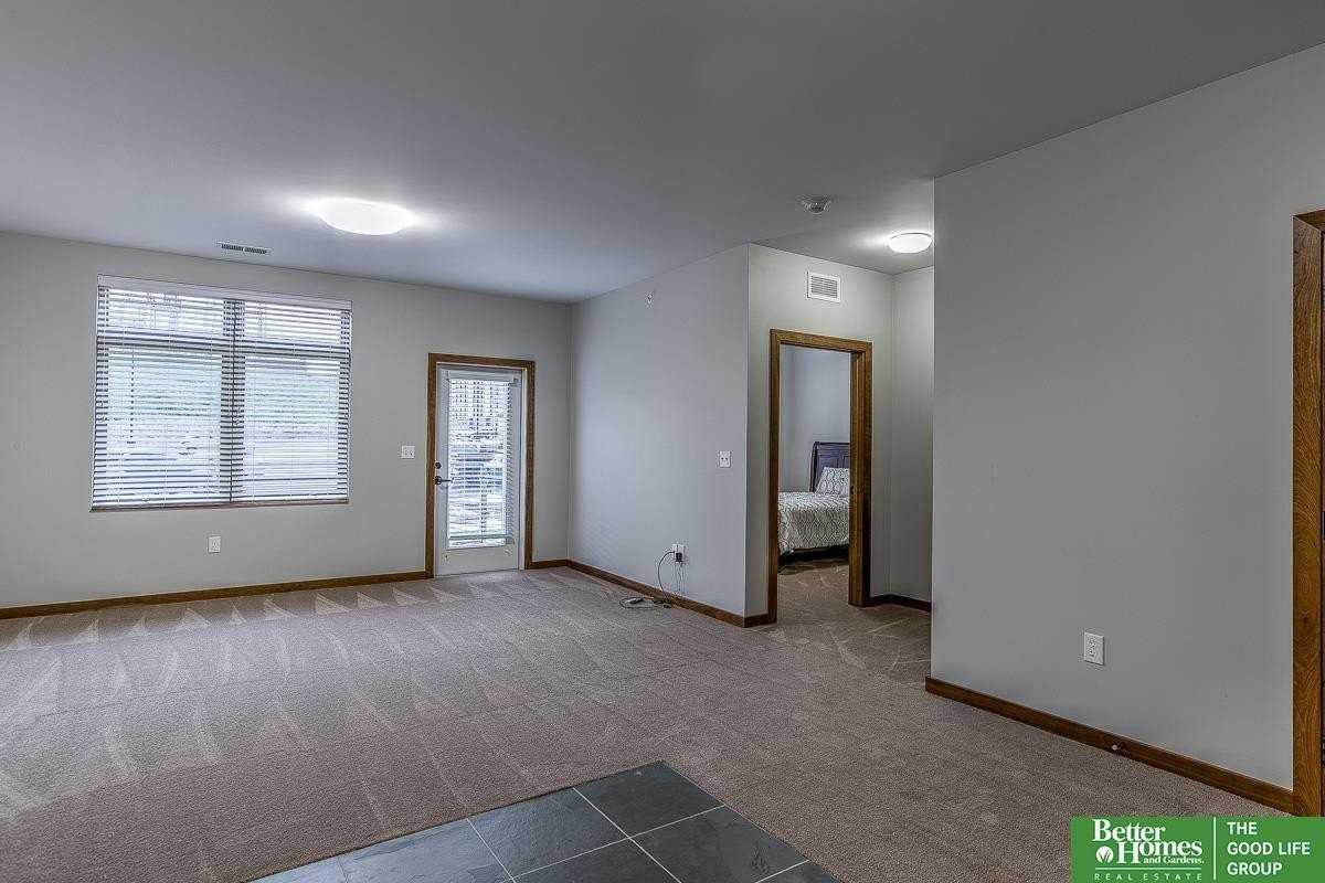 1330 S 70th St - Photo 4 of 30