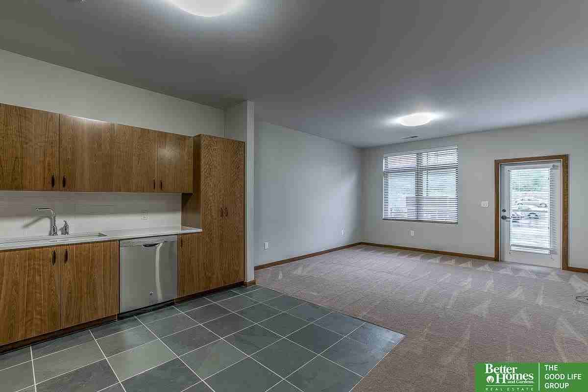 1330 S 70th St - Photo 5 of 30