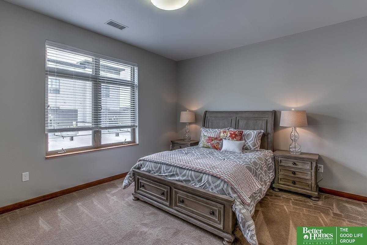 1330 S 70th St - Photo 6 of 30