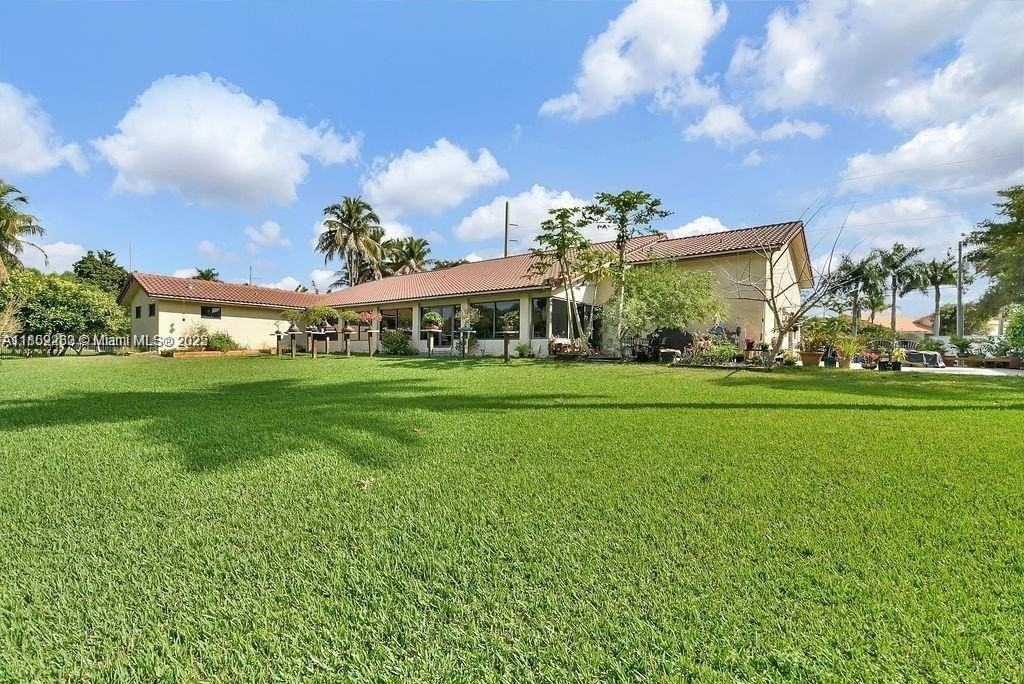 5425 Sw 190th Ave #1 - Photo 3 of 50