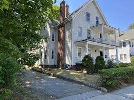 featured image of 8 Lee St #2