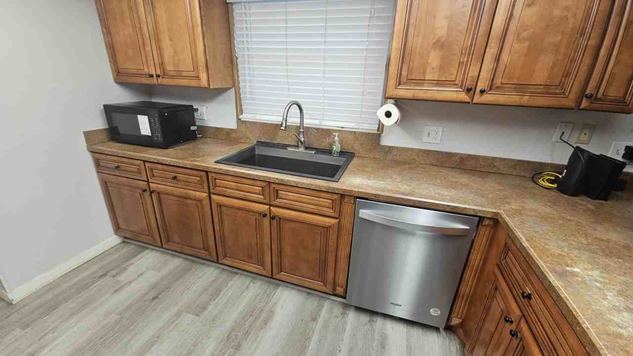 Godfrey Ct - Photo 2 of 12