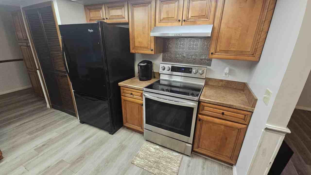 Godfrey Ct - Photo 3 of 12