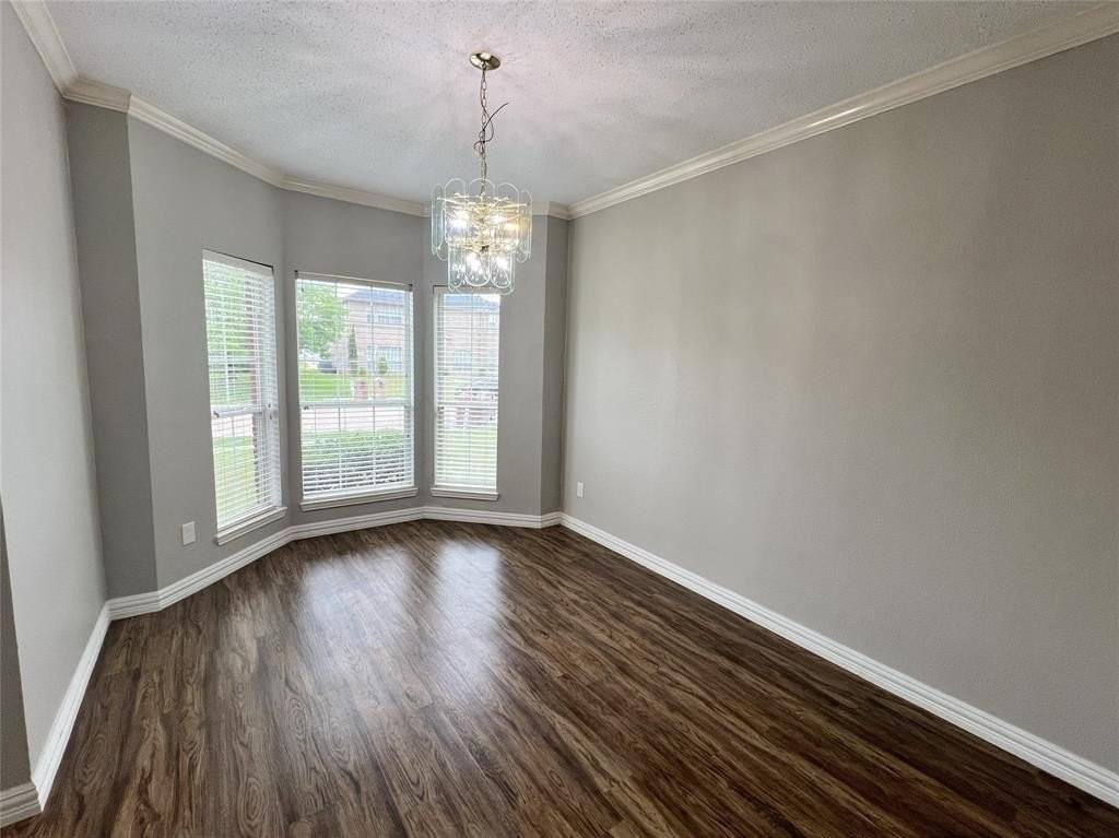 613 Norwood Dr - Photo 4 of 39