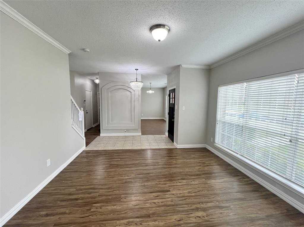 613 Norwood Dr - Photo 6 of 39