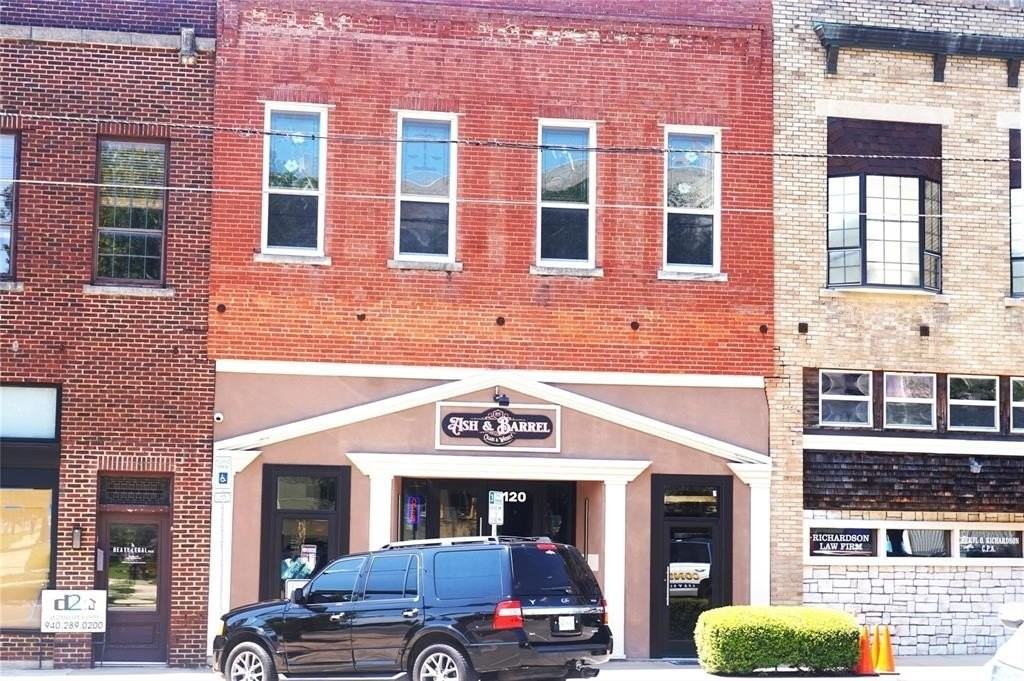 120 S Crockett St #201