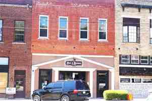 featured image of 120 S Crockett St #201