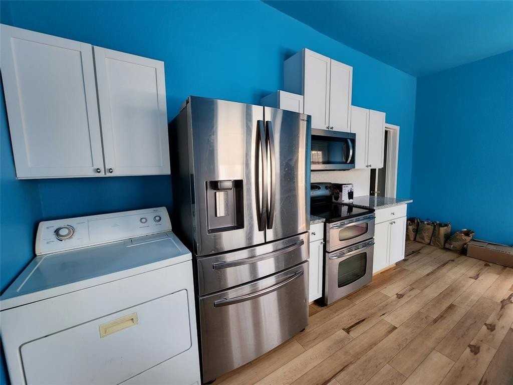 511 W Sycamore St #A - Photo 4 of 10