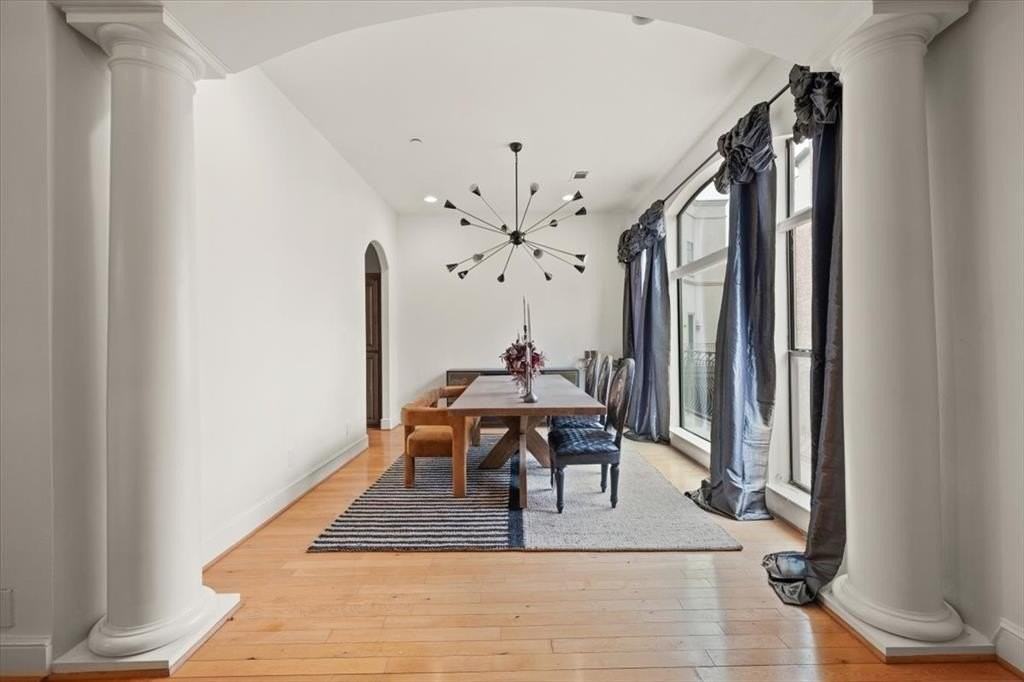 416 Mills St - Photo 2 of 38