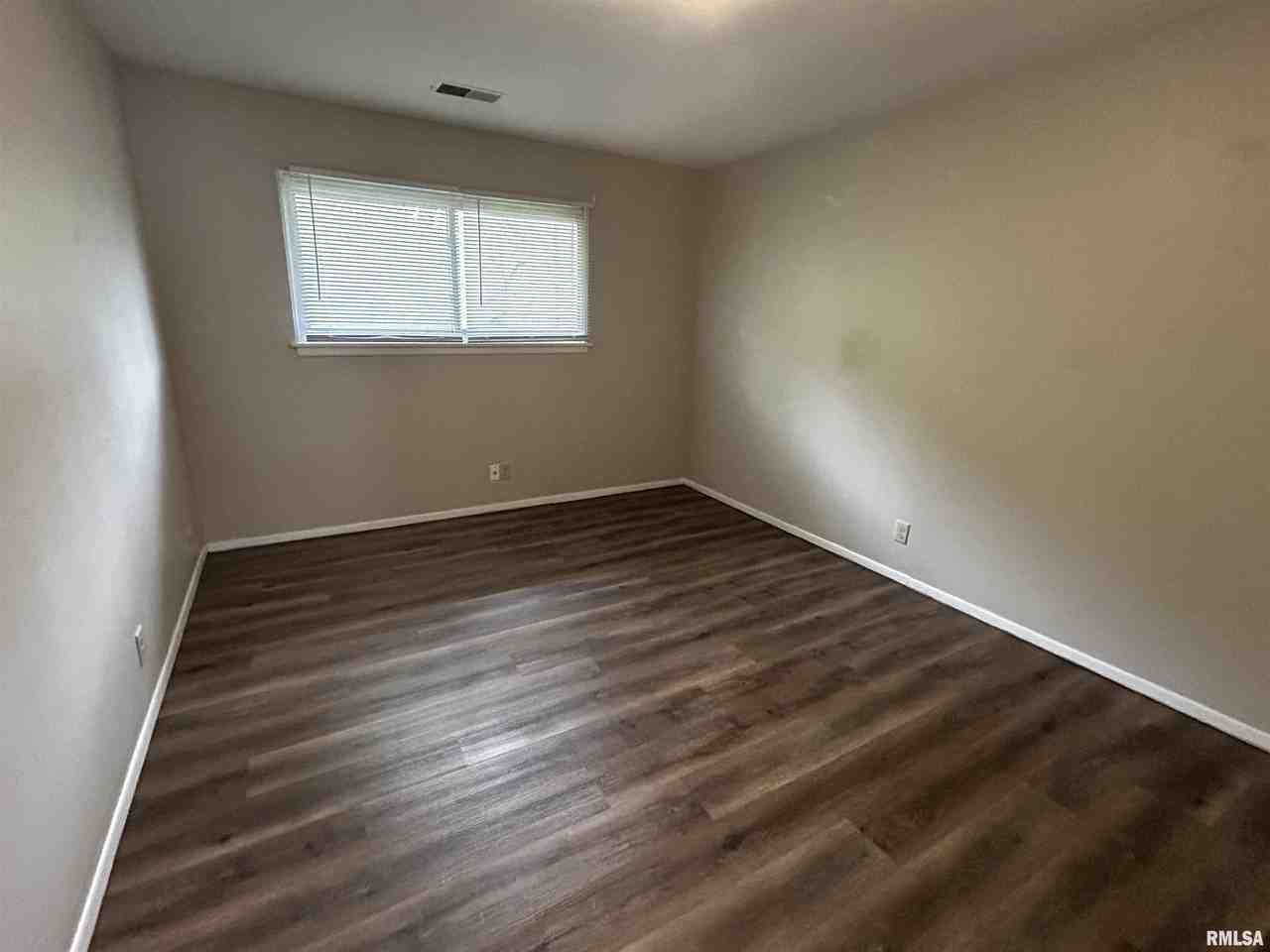 1900 Sheridan Rd #7 - Photo 7 of 17