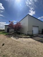 featured image of 400 Center St