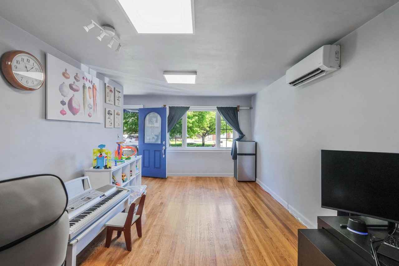 2288 3rd St - Photo 3 of 21