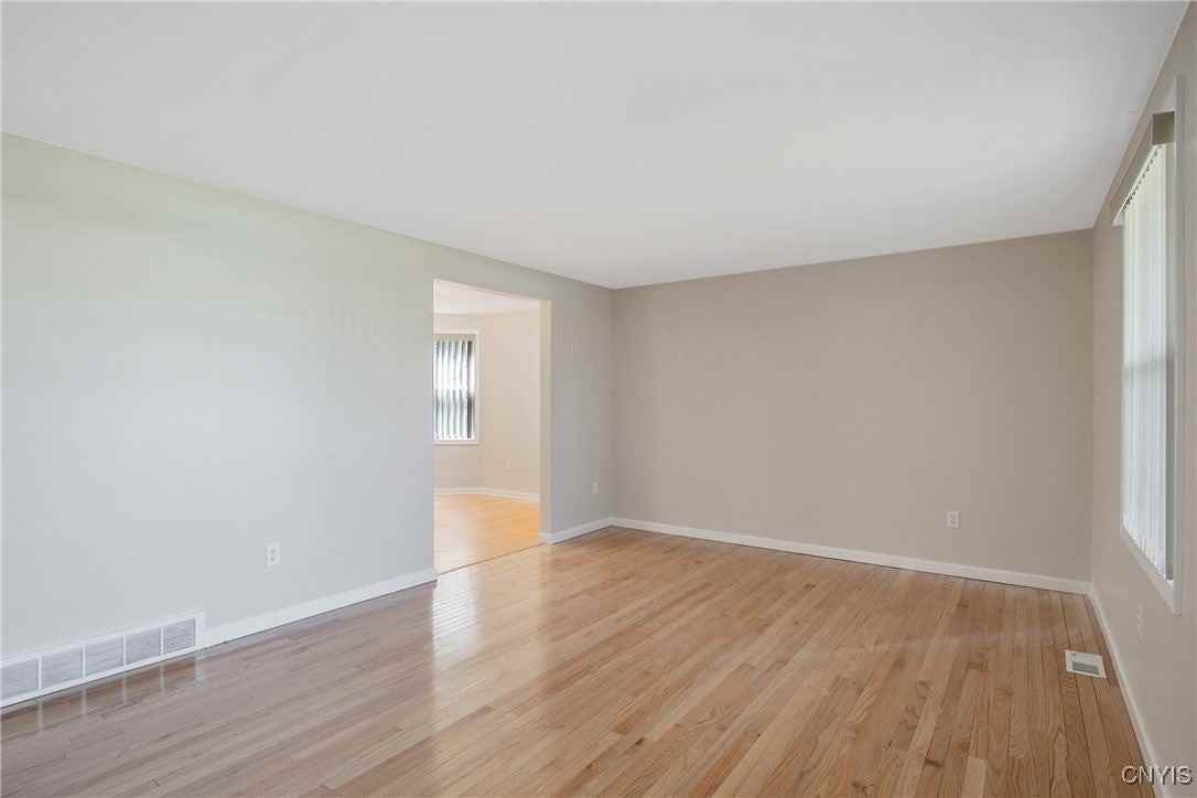 6380 Jane Ln - Photo 4 of 27