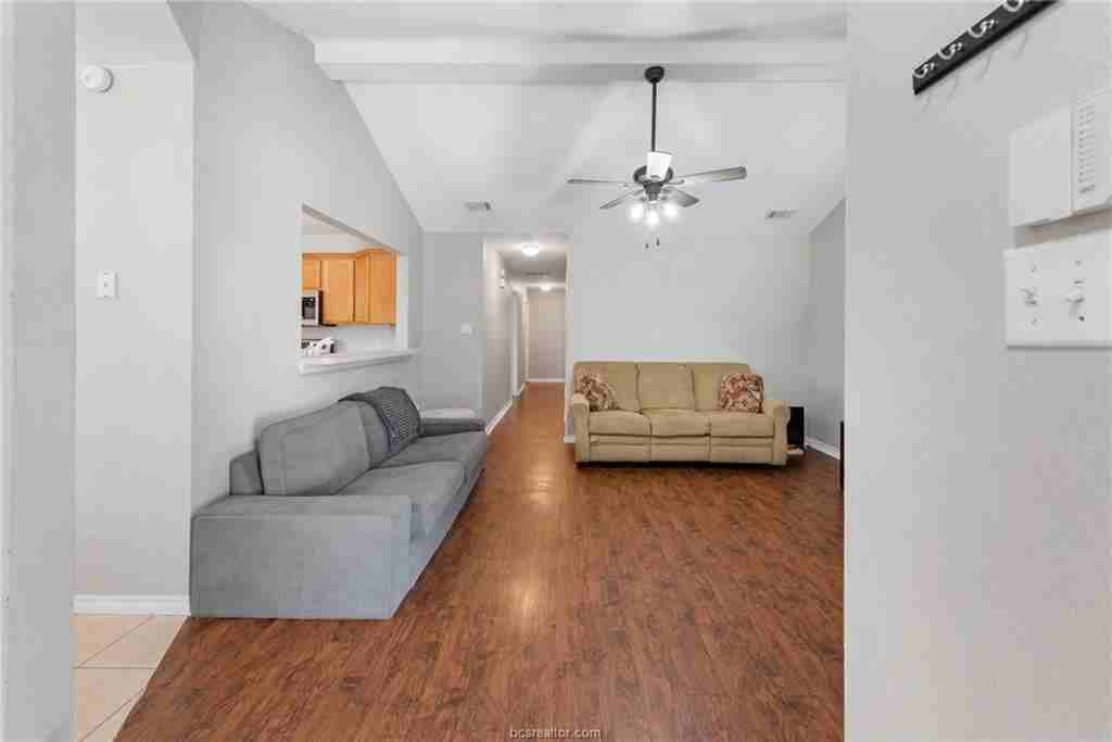 3609 Oldenburg Ct - Photo 3 of 20